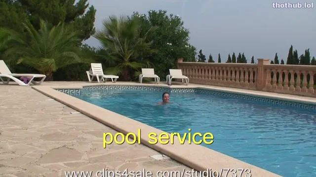 Klix3n boobs pool service