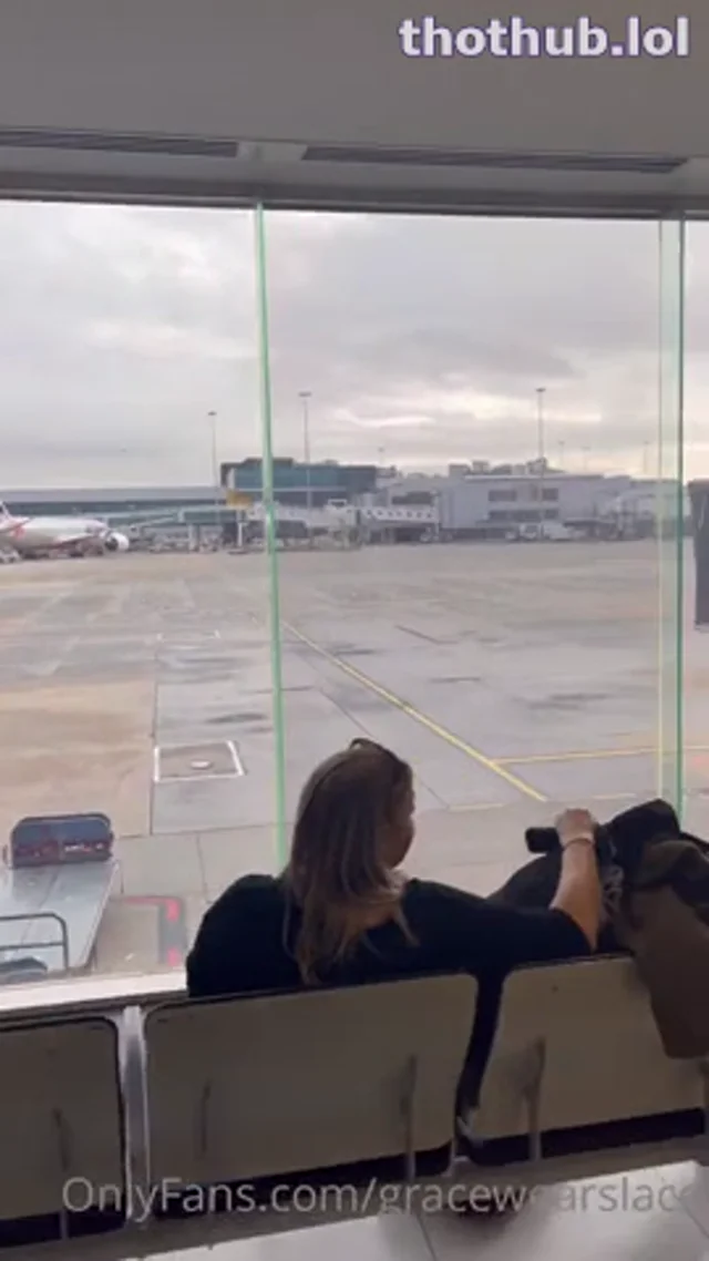Gracewearslace Fucking at the Airport