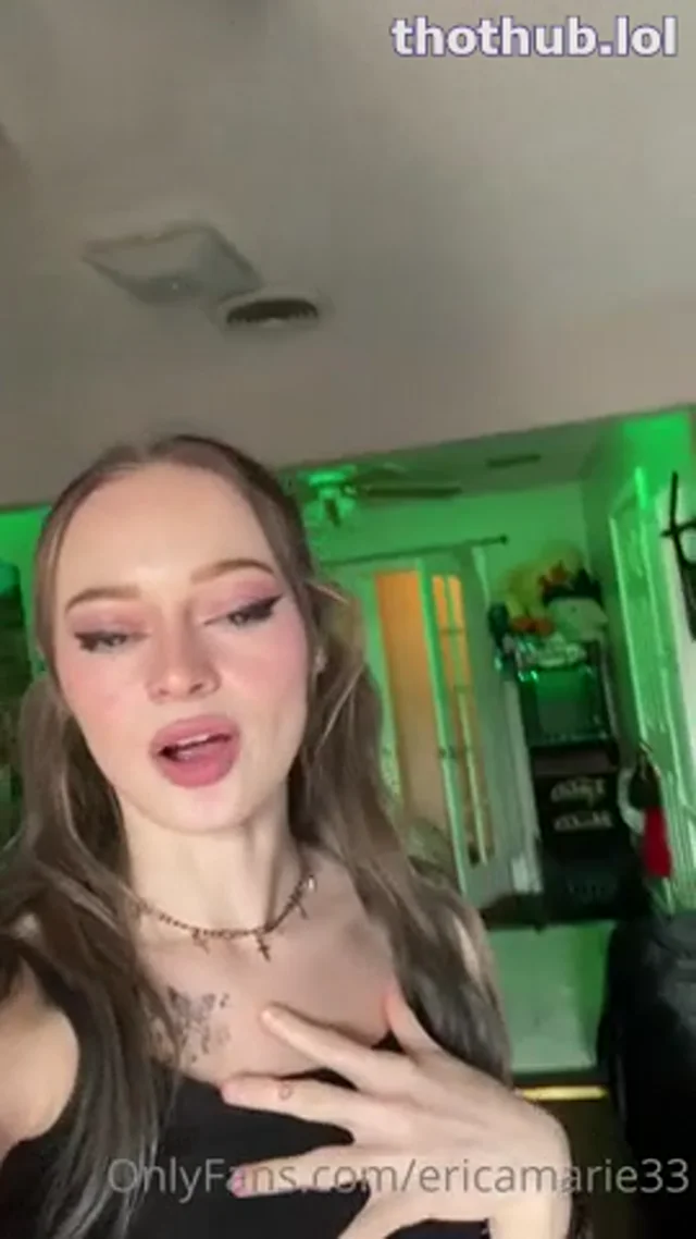 Erica Marie gaming session