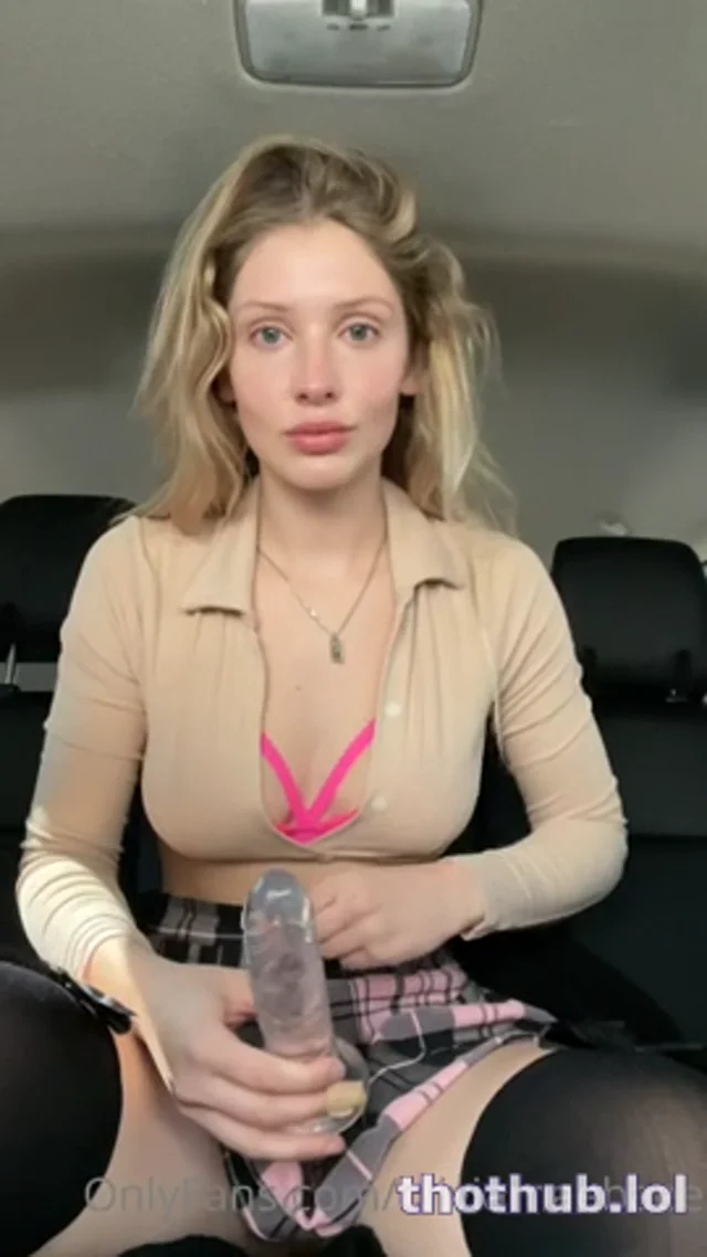 Oliviamaebaee- public car dildo play