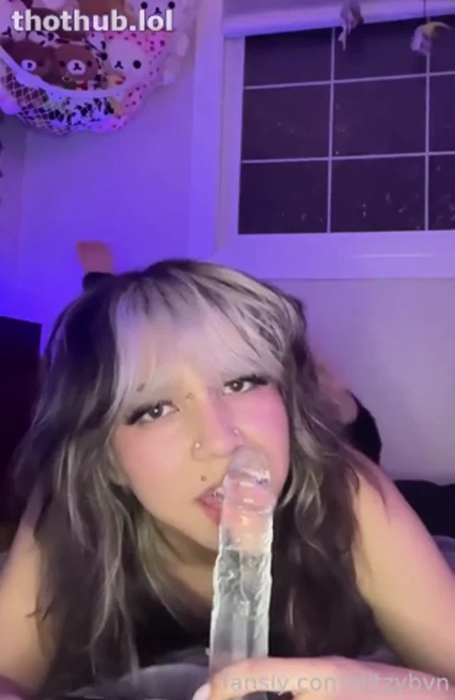 DITZY BUN DILDO BJ 2