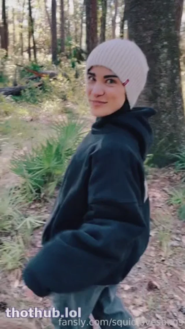 SQUID LOVES BUGS FOREST BLOWJOB