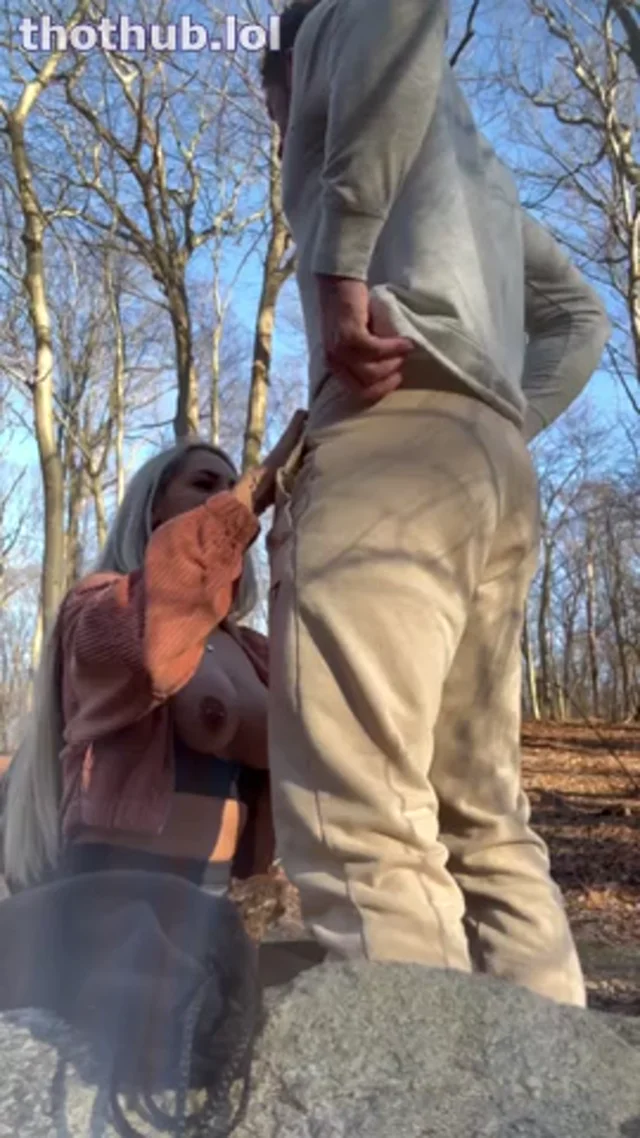 Leigh onlyfans BJ + BG in woods