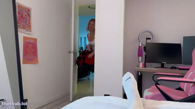 Zoe Neli 1