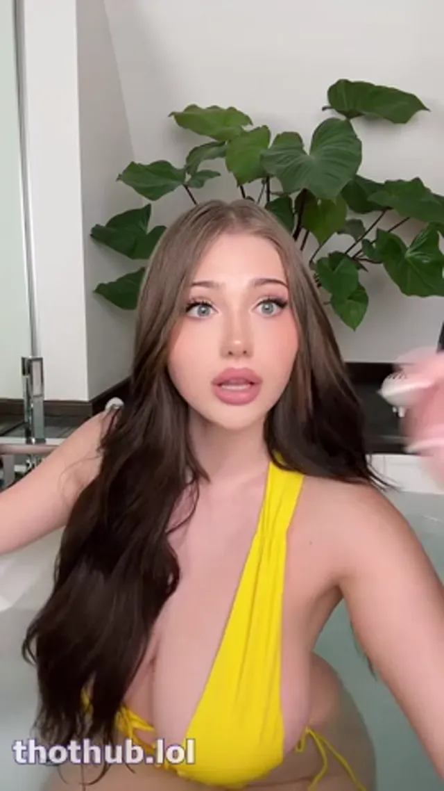 Blackwidof yellow dress bathtub