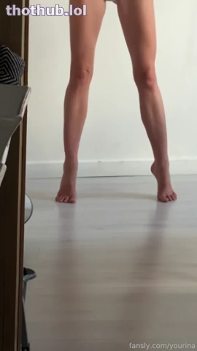 Yourina Topless cameltoe