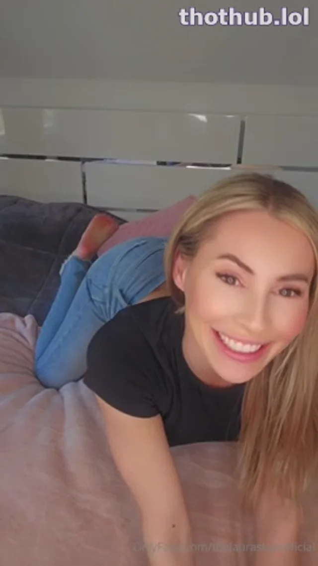 CollegeHotwife | LilMissSkye | thelauraskyeofficial | Laura Skye