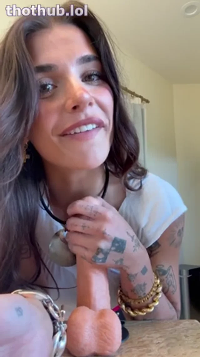 Ari Kytsya – Dildo Tittyfuck