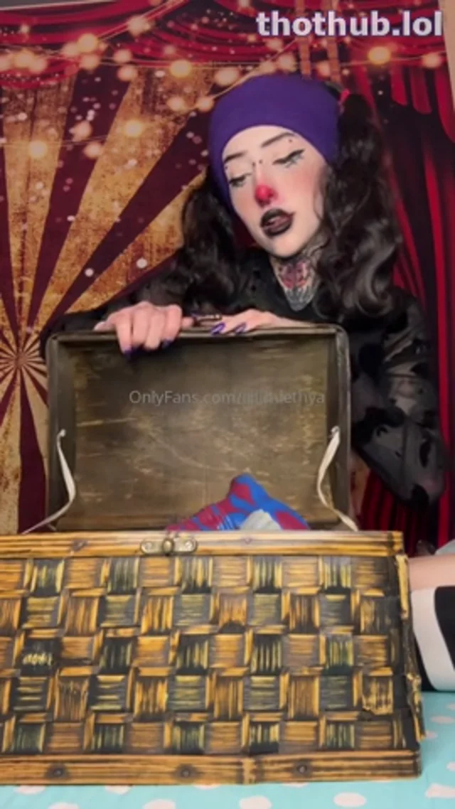 Goth loonette dildo