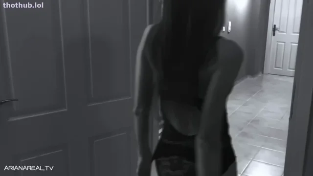 ArianaRealTV – Sheer Stripshow