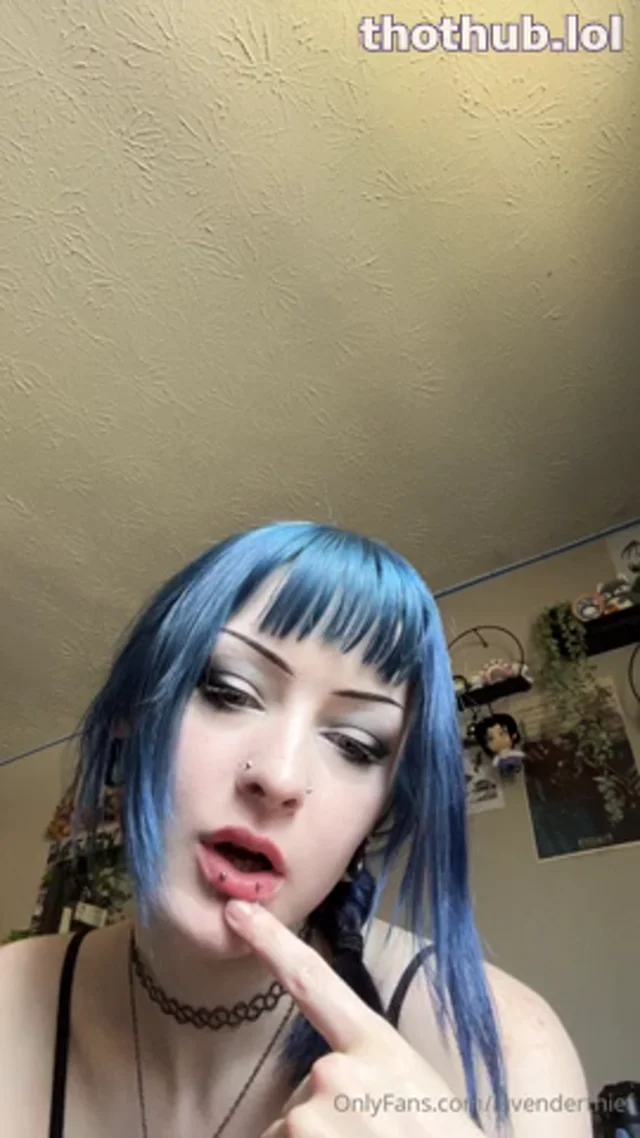 Blue Shows her new outfit