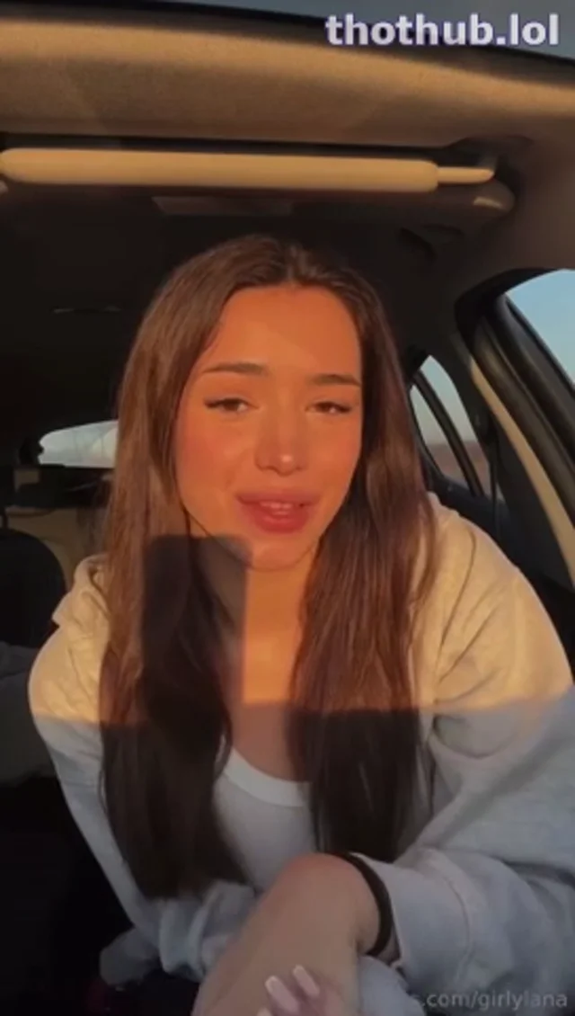 Girlylana Playing With Her Pussy In The Car