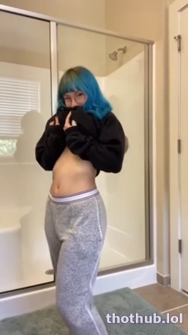 Bigtittygothegg Shower and Riding