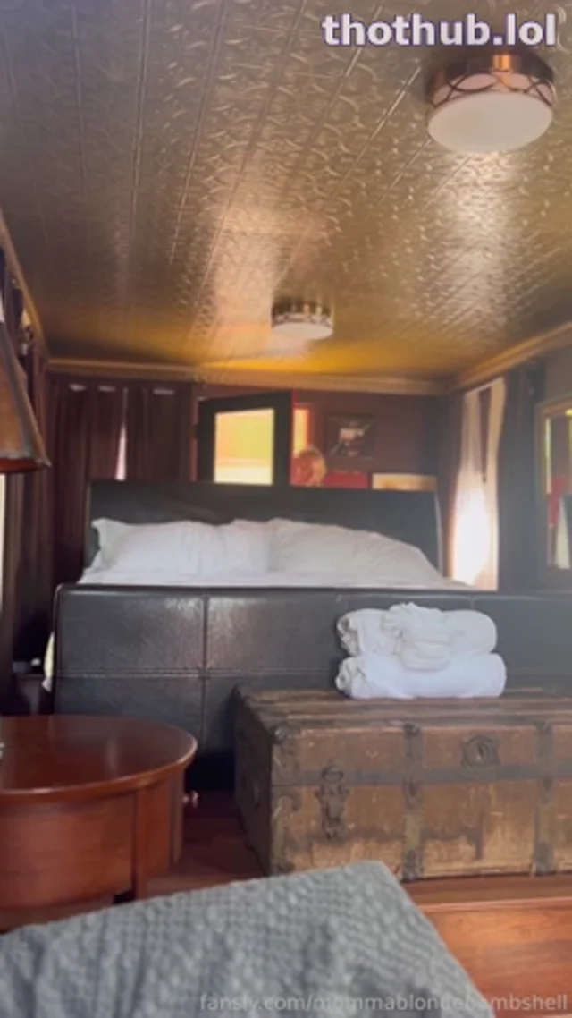 M.B.B OF – Sex On A Train