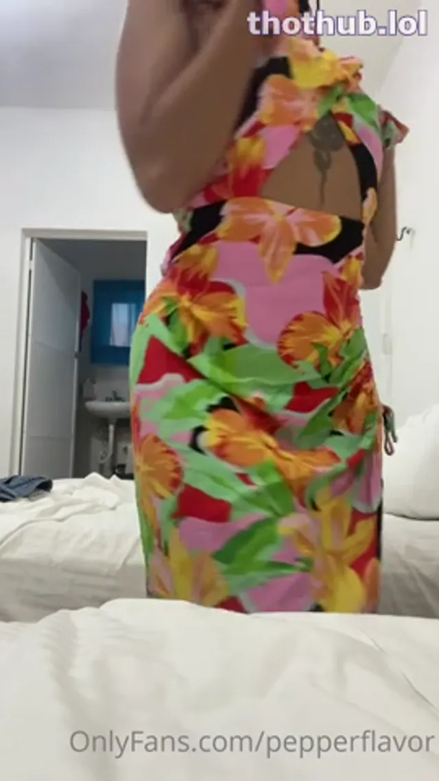 Pepperflavor Rita Pimenta undresses for camera during holidays