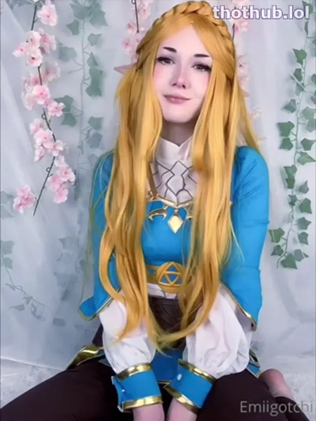 Emiigotchi Zelda cosplay masturbation with sex toys