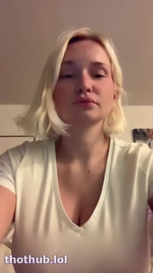 Zoie Burgher Ass Spread Tease