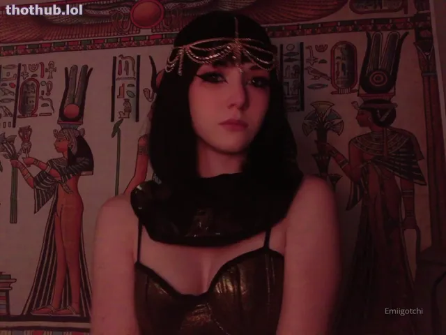 Emiigotchi Cleopatra cosplay