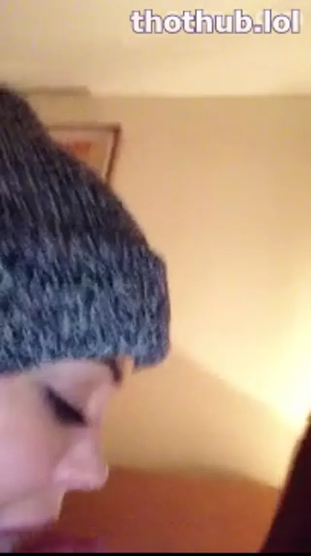 Rose McGowan blowjob