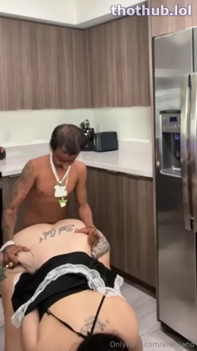 Lil Alien Claps Mami Giany