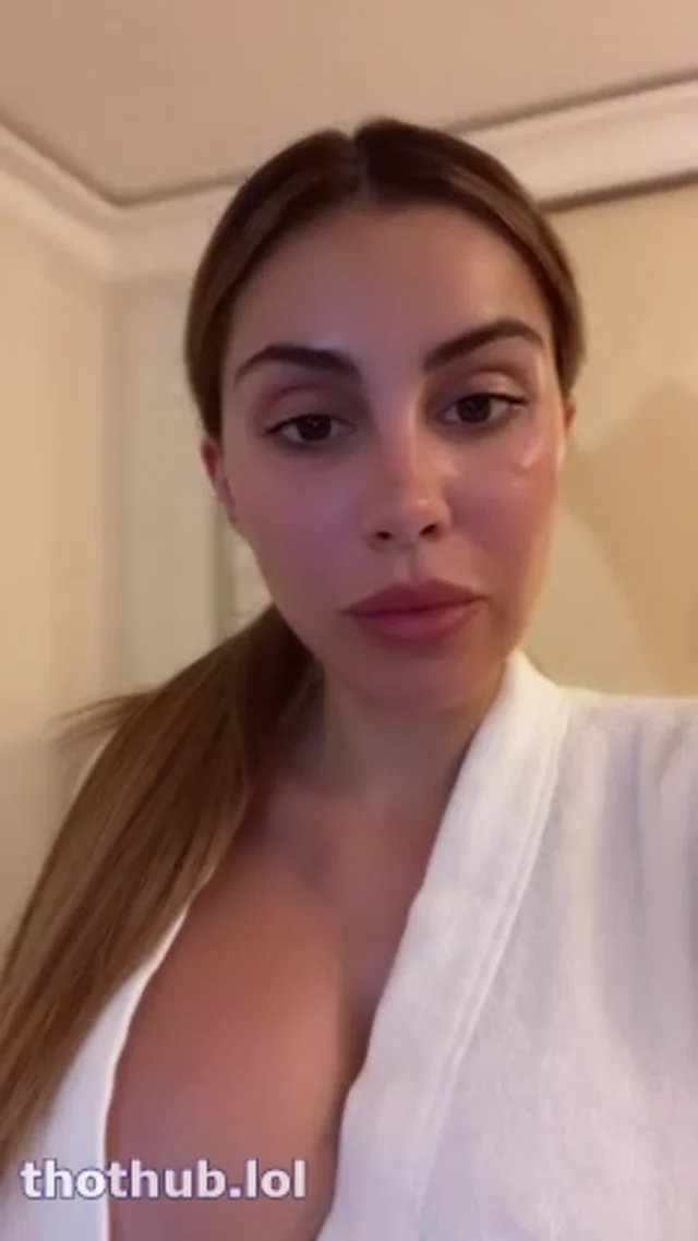 Alexa Dellanos Live Titty Slip Out