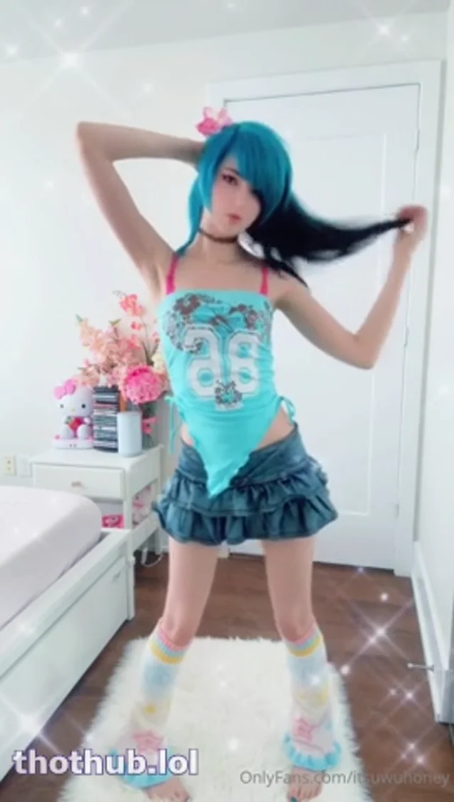 Itsuwuhoney – boob flash