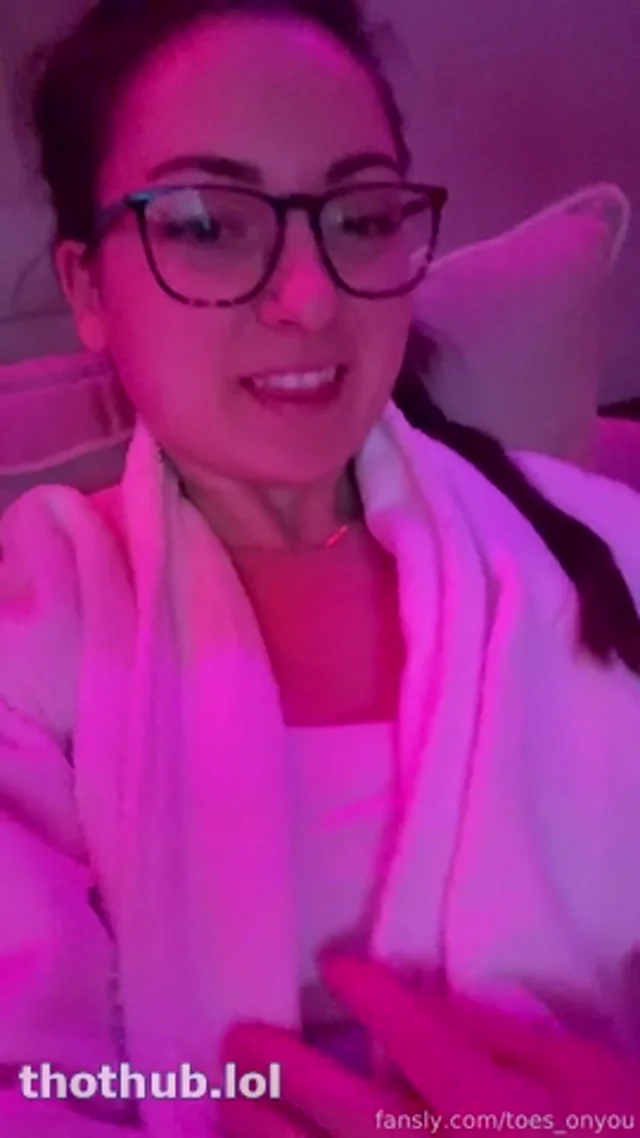 Toes_onyou – puffy nipple tease