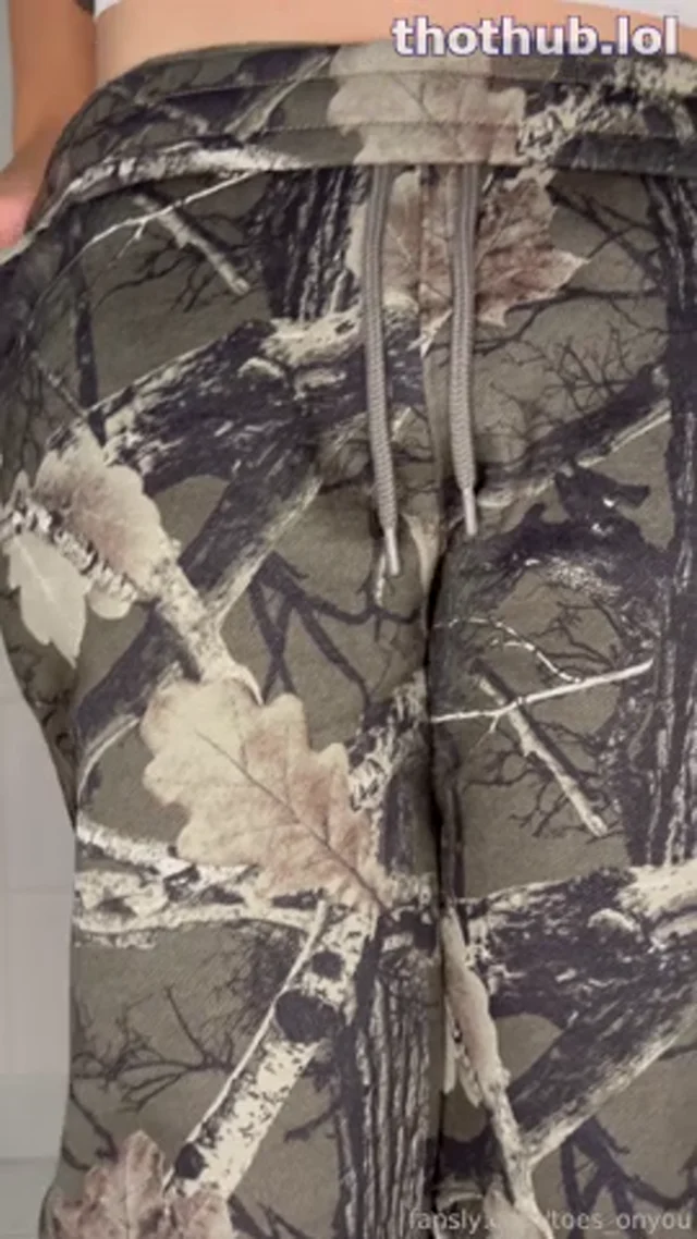 Toes_onyou – all over the toilet seat