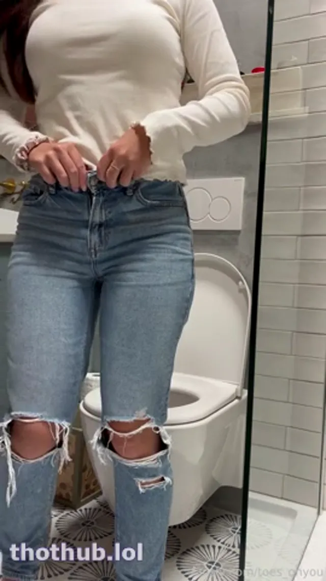 Toes_onyou – cute on the toilet