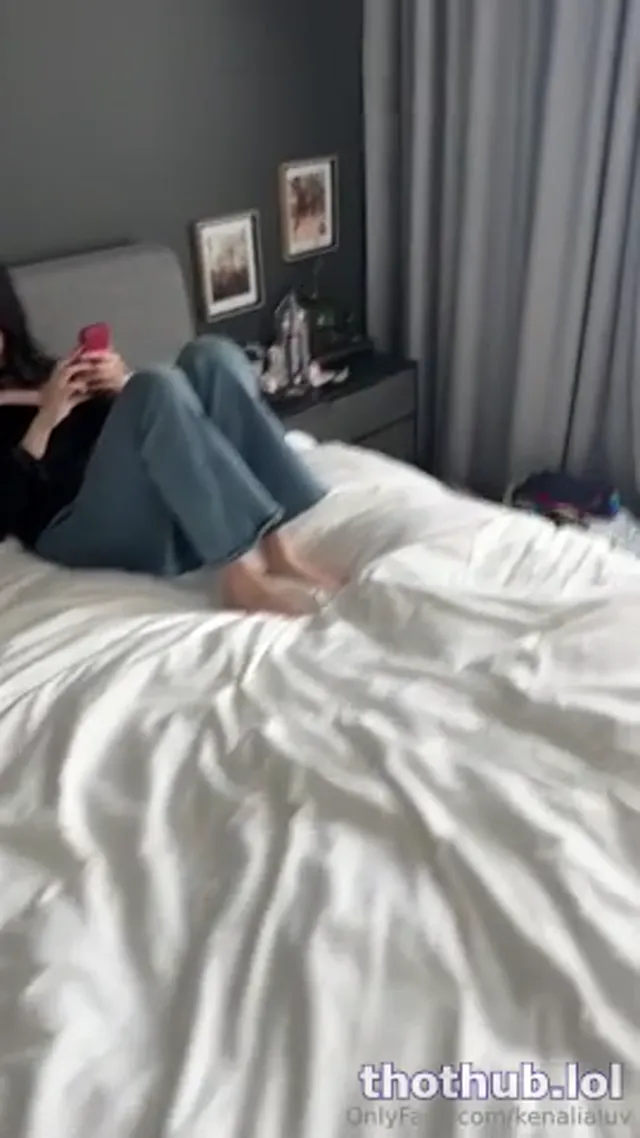 Kenalialuv Gets Her Pussy Penetrated