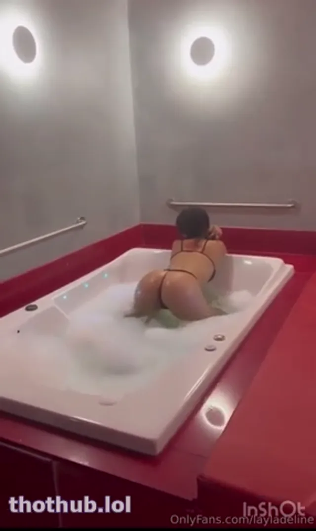 @Layladeline fucked in the bathtub.