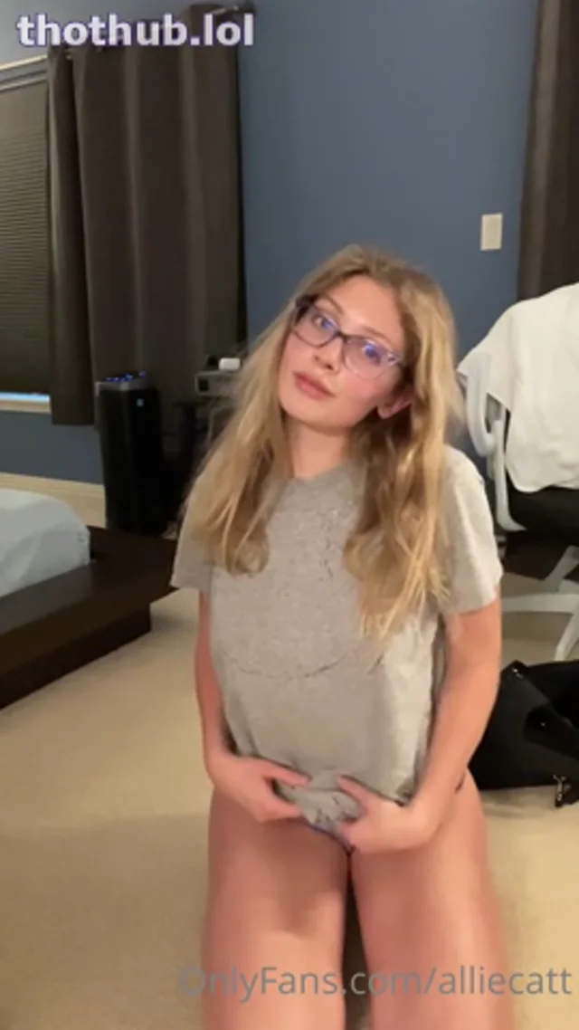 Oliviamaebae naked tits onlyfans