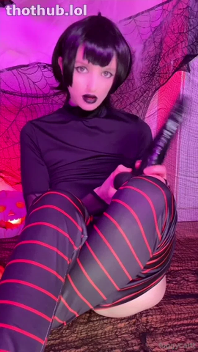 Foggy Cat – Mavis Dracula cosplay for Halloween