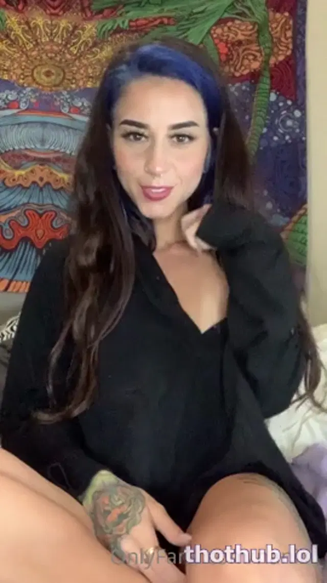 Nani MILF anal play solo