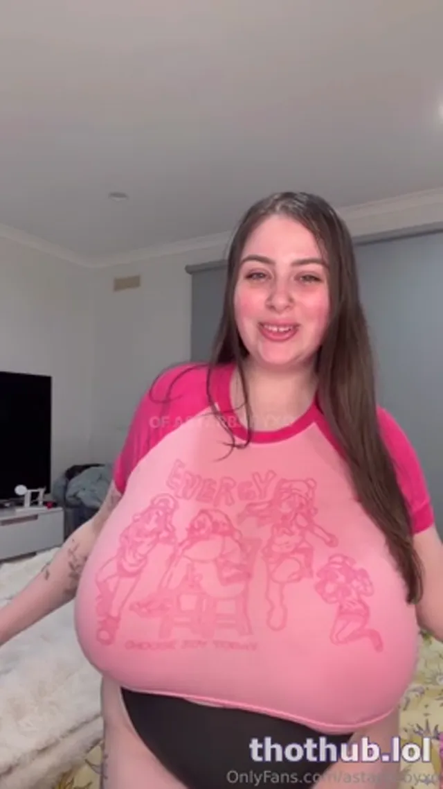 Astar_xo: Measures and weight her huge boobs !