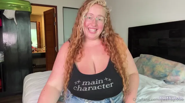 Gwen adora Preferring Moms Tits