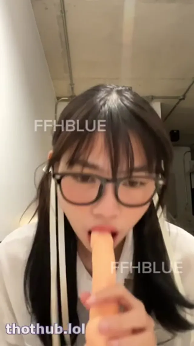 FFHBLUE PETITE THAI MASTURBATION 3