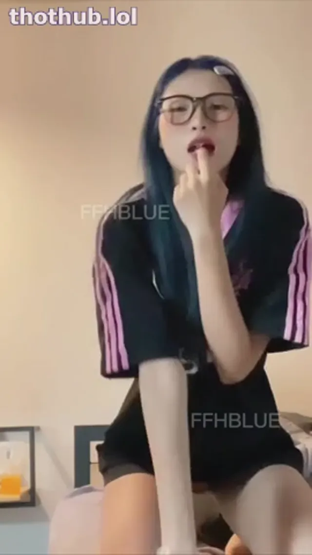 FFHBLUE PETITE THAI MASTURBATION 9