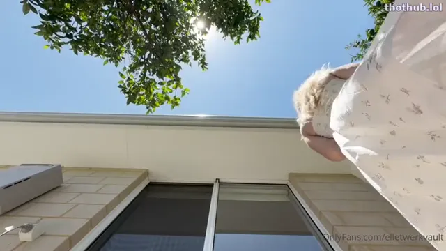 Elle Twerk Nude Upskirt Twerking