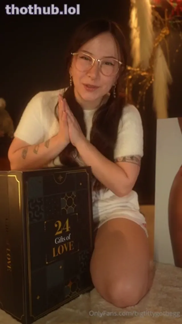 Bigtittyygothegg Advent Day 9