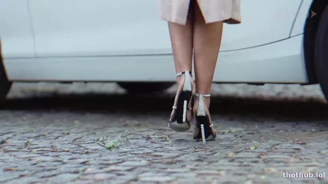 Charlotte Caniggia – Sensualidad Sobre Ruedas (HotGo Ep.6)