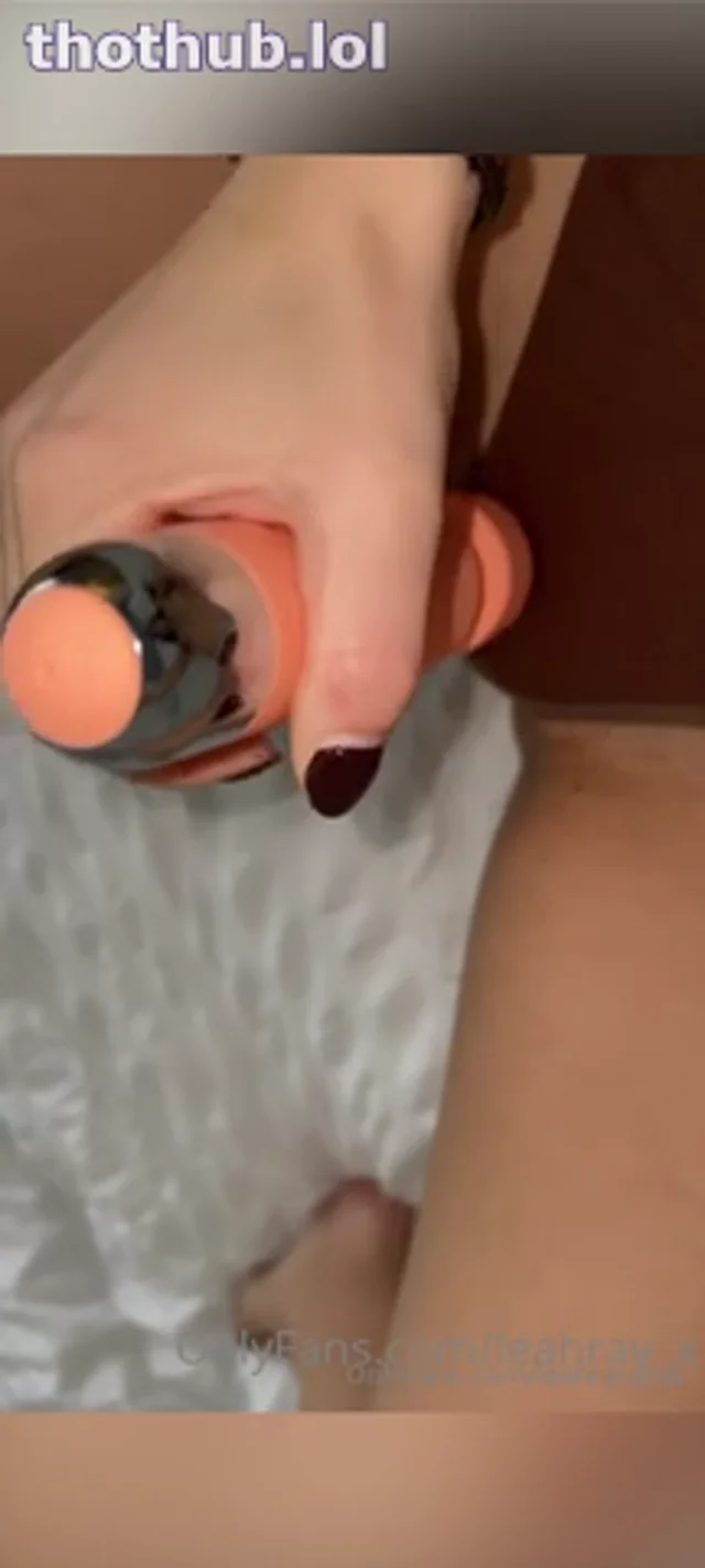 Leah Raye – Vibrator