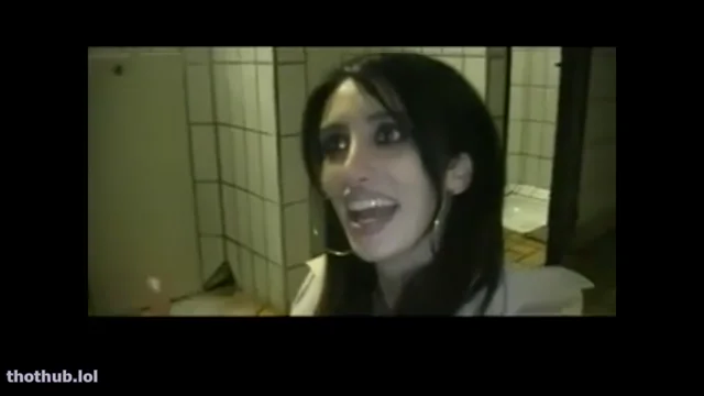 Deogi blows the same stranger 3 times