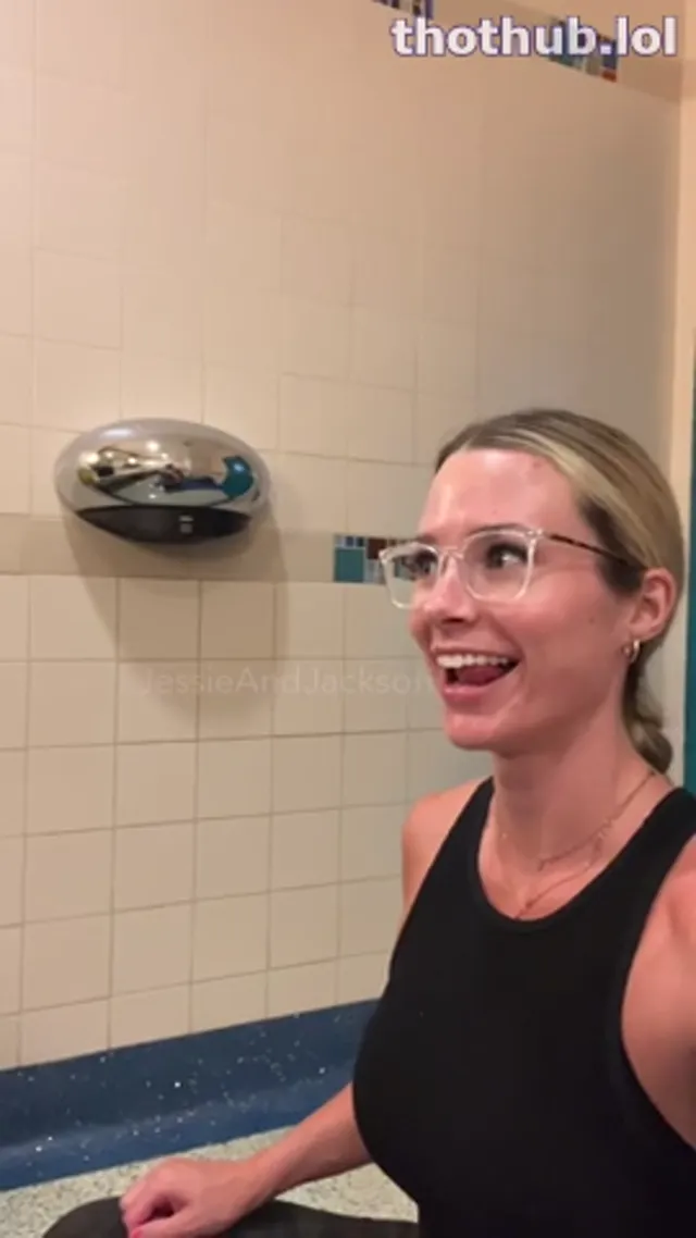 JessieandJackson Airport Blowjob Facefuck