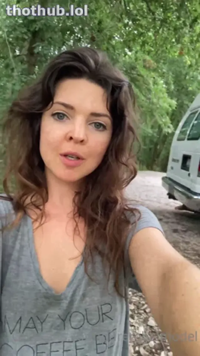 Kristy Jessica gets frisky by a lake
