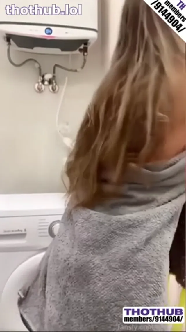 Lera Buns @lerabuns takes a shower
