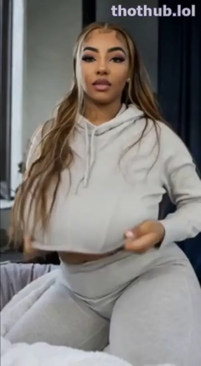 Persephanii Huge Titty Drop