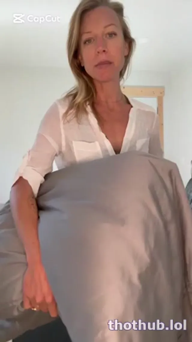 Jodislips: Sleepover At Your Friend’s