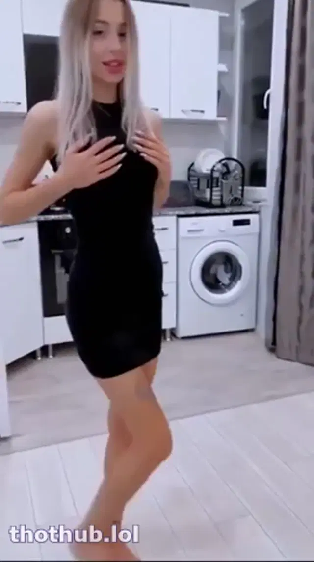 Wendybb Nude Strip Blowjob With Facial