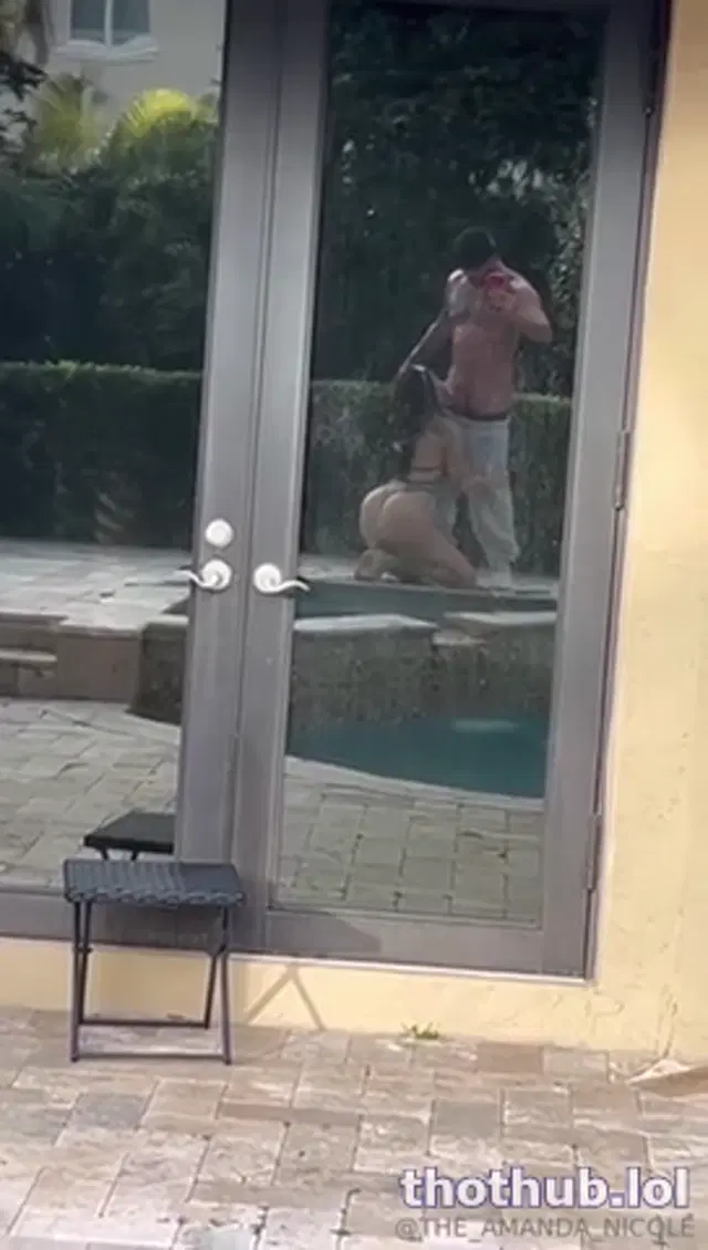 @AmandaNichole fucks the Pool Boy
